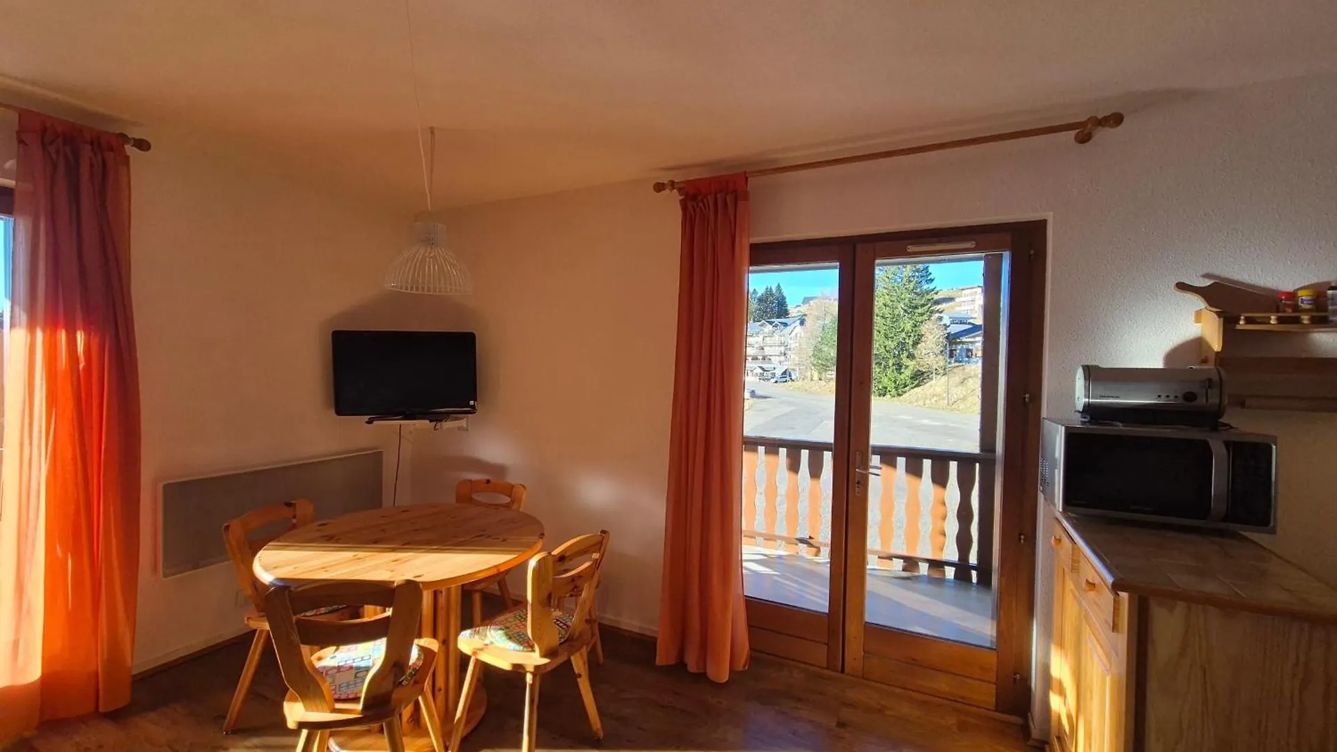 Appartement 4 Personnes Au Pied Des Pistes Les Deserts  Apartment